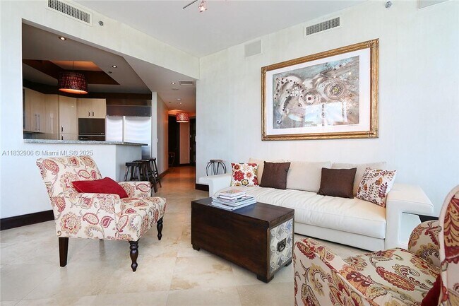 Foto del edificio - 100 South Pointe Dr