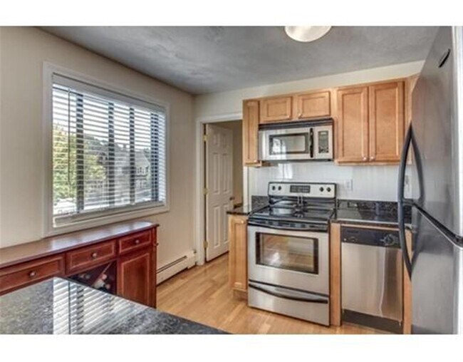 Building Photo - 7 Mortimer Pl