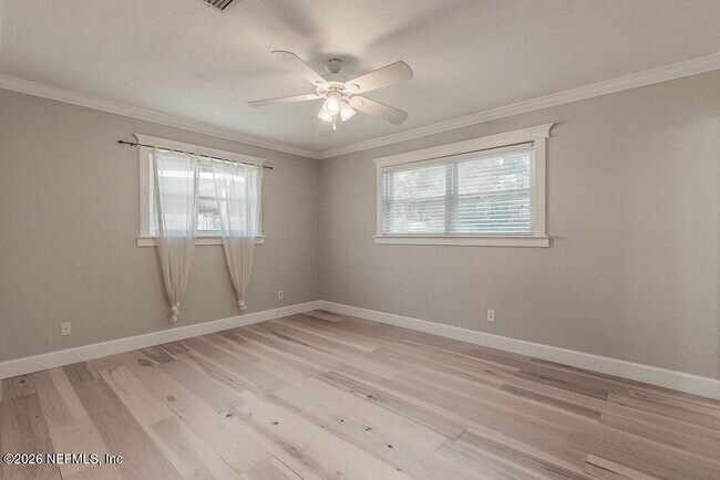 Building Photo - 1549 Montrose Ave E