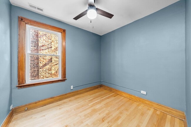 Building Photo - 2231 S 61st Ct