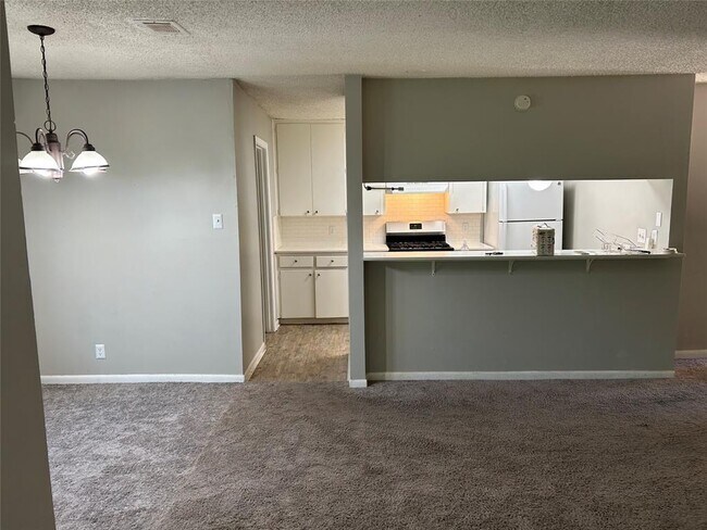 Foto del edificio - 1910 Westridge Dr