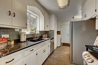 Building Photo - 7785 Perry Pl
