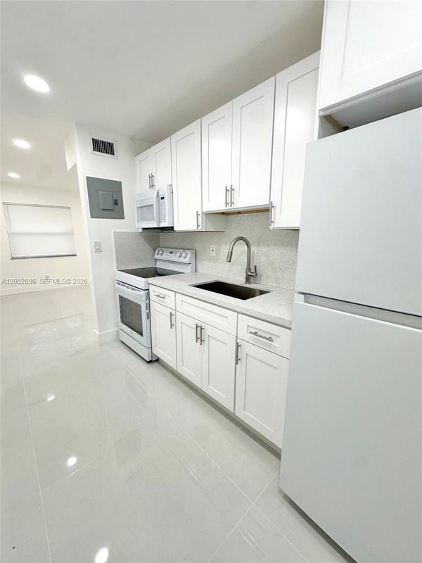 Foto del edificio - 417 NW 7th Terrace