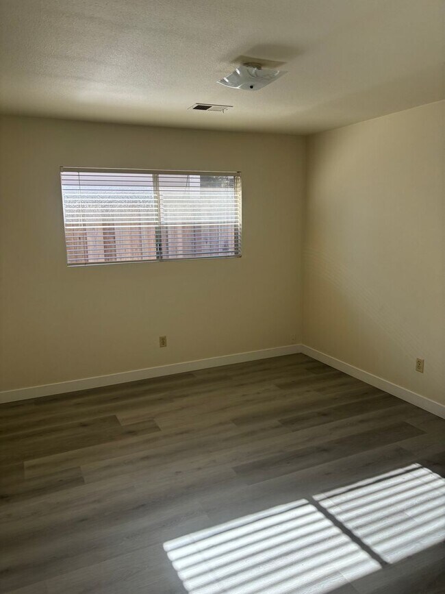 Foto del edificio - 3 bed 2 bath house on the westside Santa Cruz