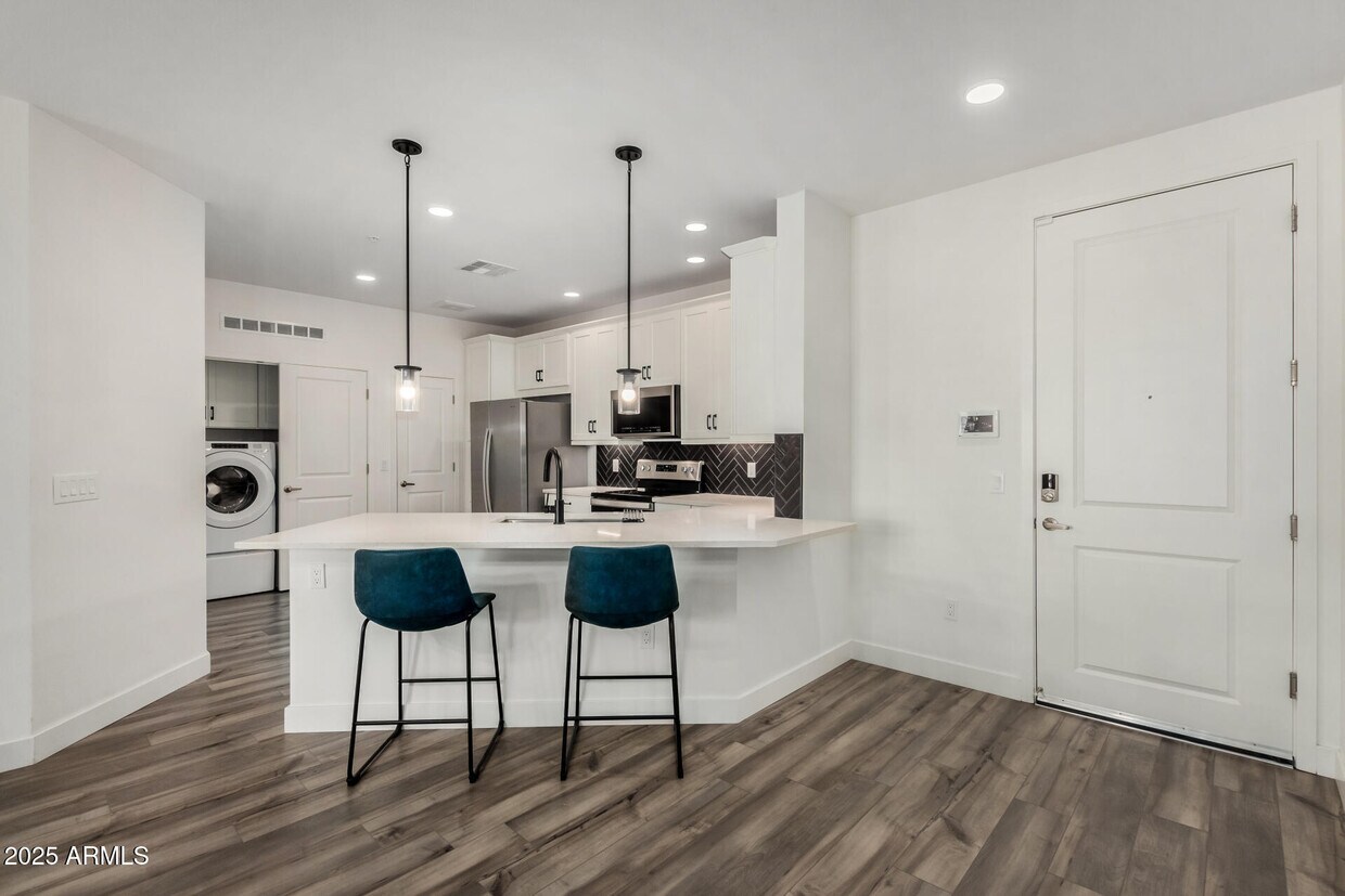 Foto principal - 2511 W Queen Creek Rd