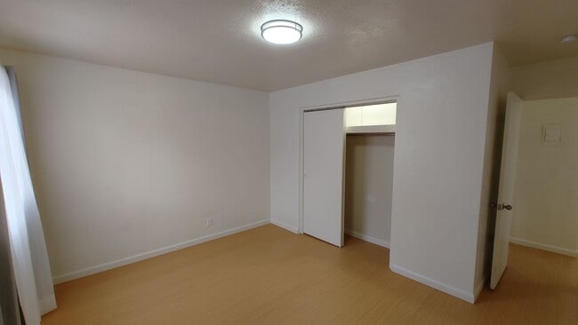 Building Photo - Palomas 3plex