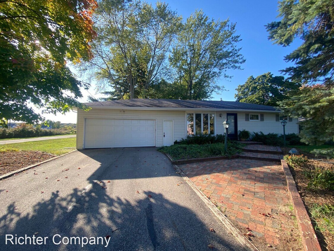 Primary Photo - 3 br, 2 bath House - 17 Sunset Hills Ave SW