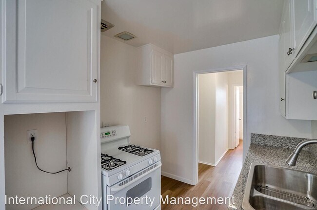 Foto del edificio - 6351 Linden Ave