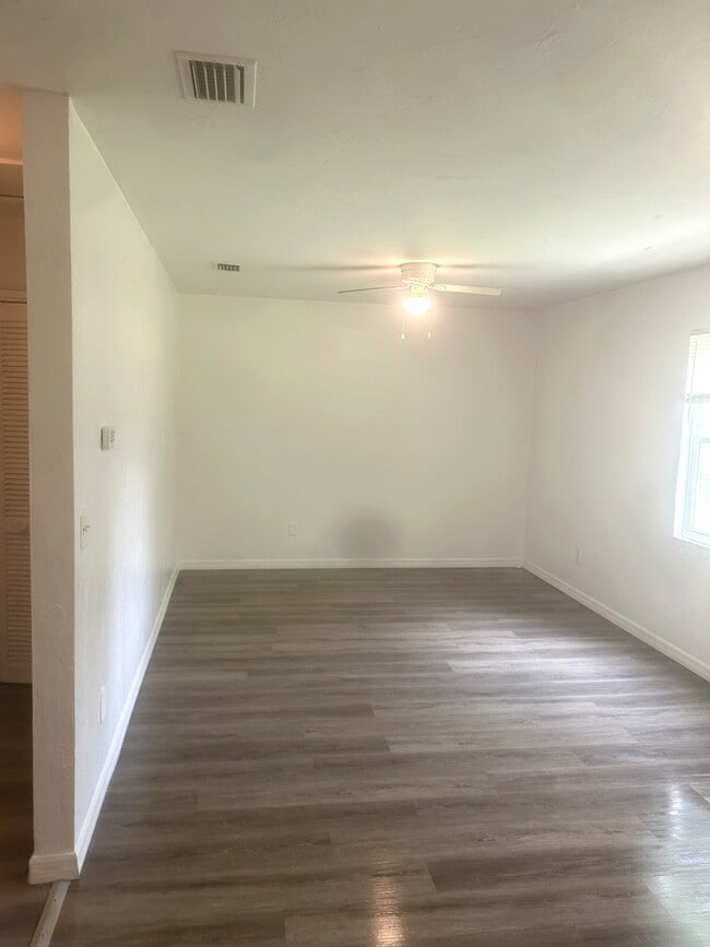 Foto del edificio - 3304 Phyllis St