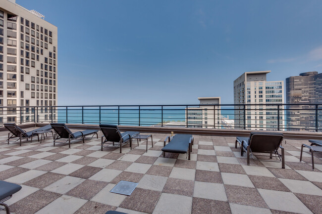 Foto del edificio - 401 E Ontario St
