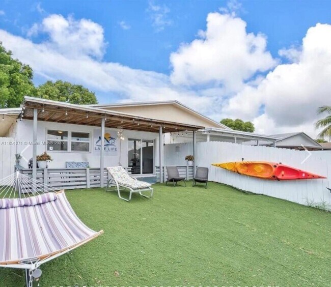Foto del edificio - 2421 SW 58th Manor