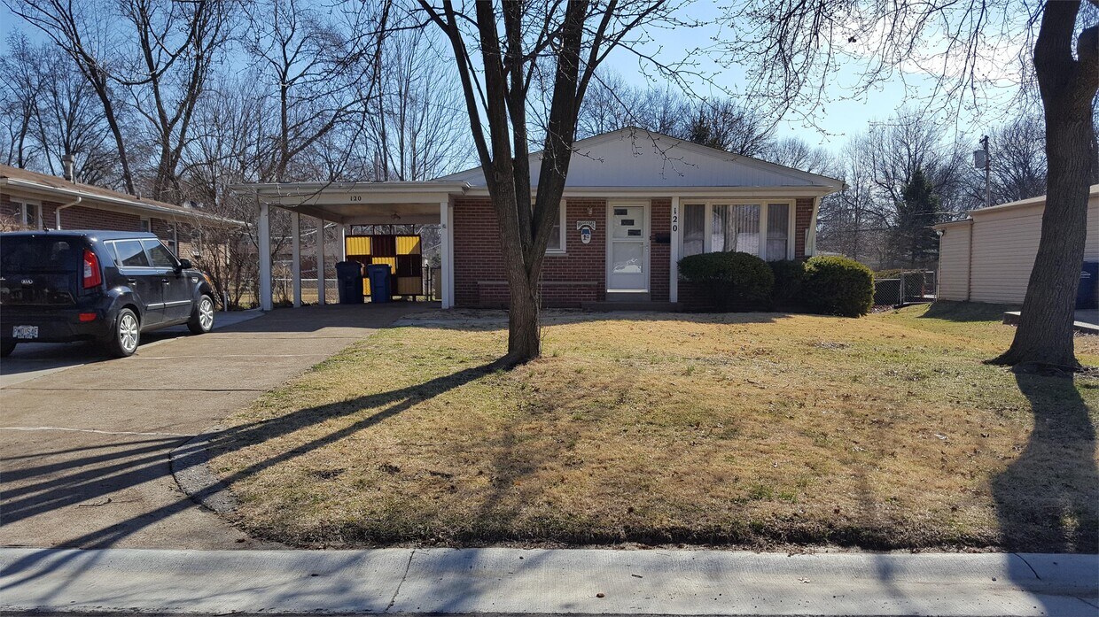 Primary Photo - 120 St Eugene Ln