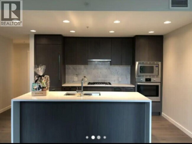 Building Photo - 3533 Ross Drive