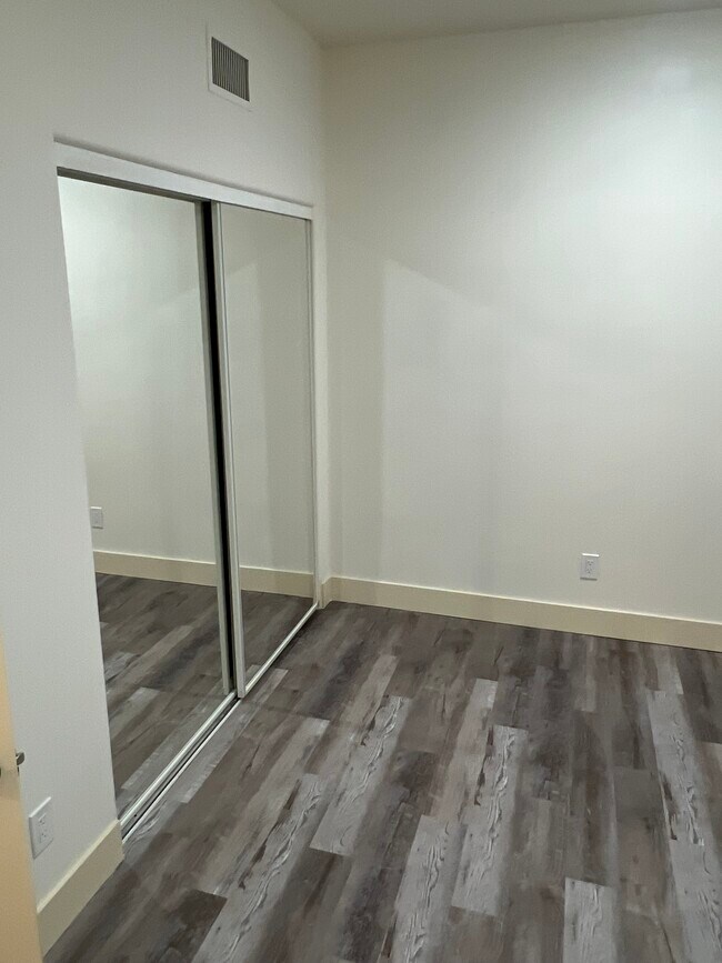 Foto del edificio - 6640 Balboa Blvd