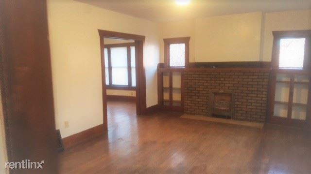 Building Photo - 5 br, 1.5 bath House - 257 N Spruce St