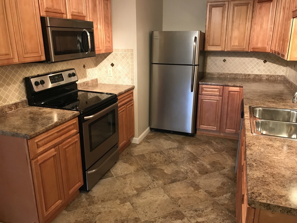 1560 Douglas Ave, North Providence, RI 02904 Condo for Rent in North