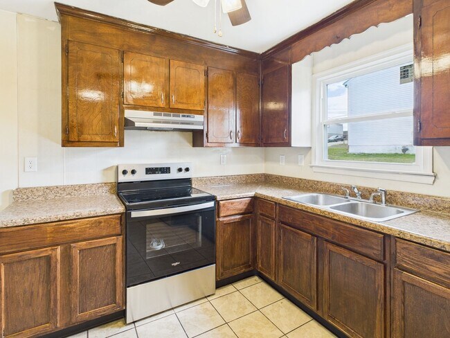 Foto del edificio - 806 Arlington Rd
