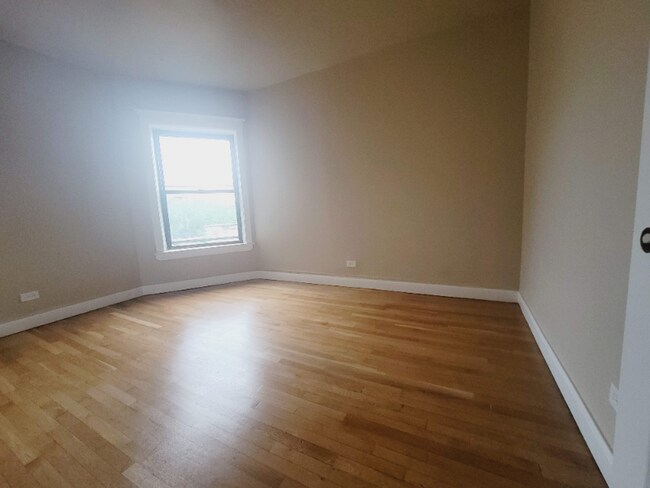 Foto del edificio - 7332 S Lowe Ave