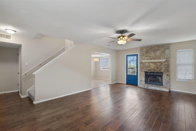 Foto del edificio - 8407 Selway Dr