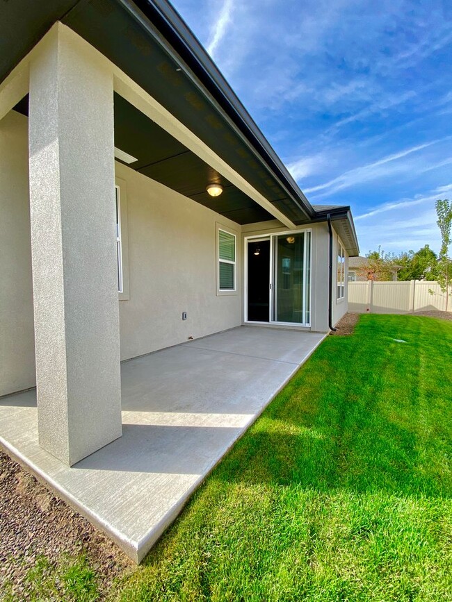 Building Photo - 3846 W Hearst Ct
