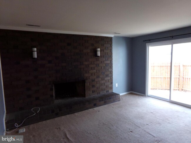 Building Photo - 12 Kelsonville Rd