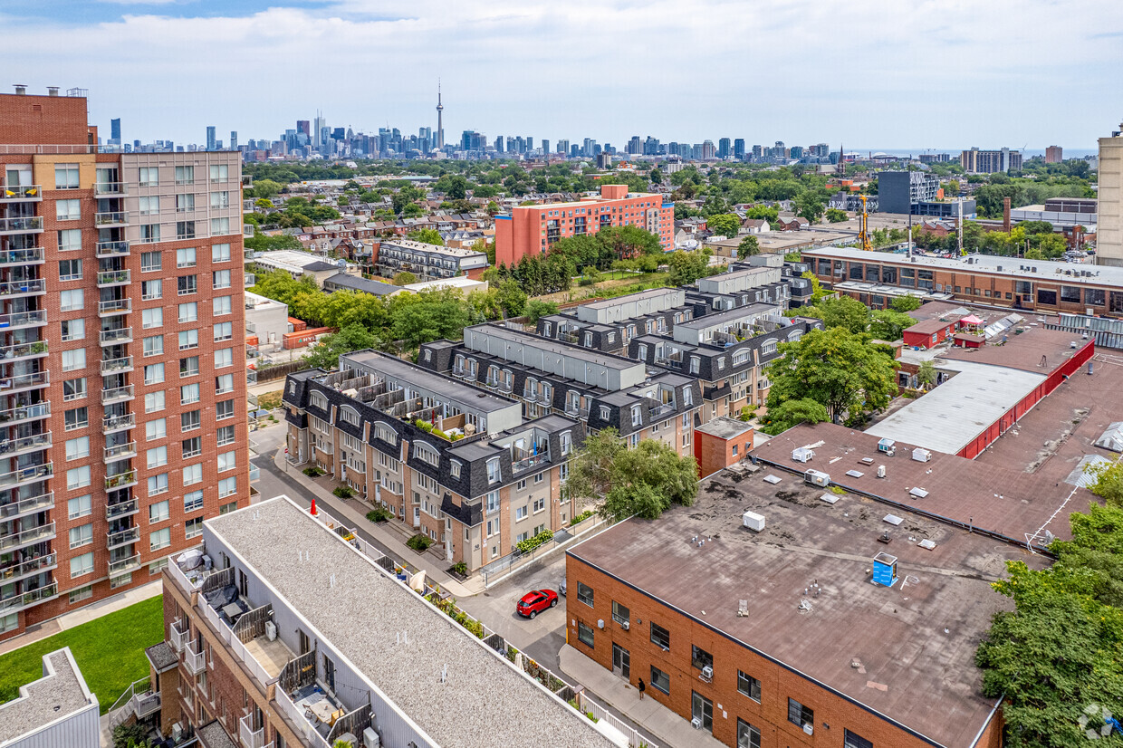 Aerial Photo - Merchant Lane Townhouses