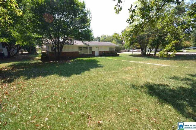 Building Photo - 2301 Shades Crest Rd