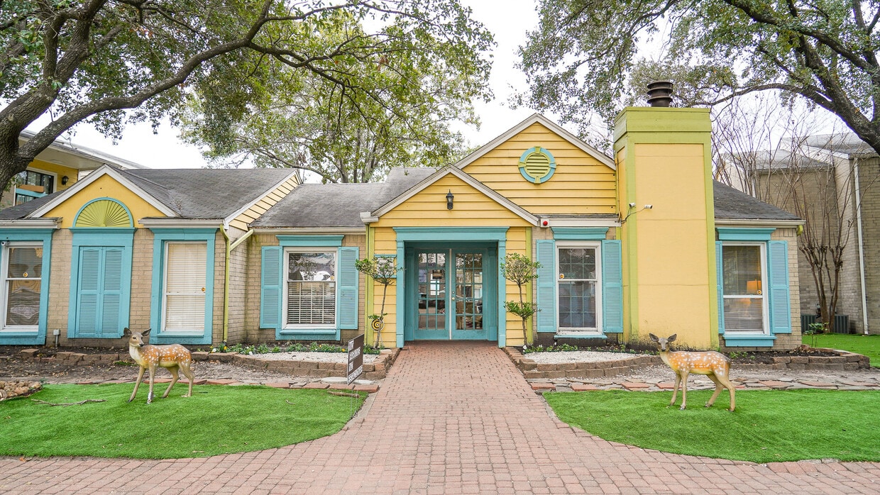 Primary Photo - Pecan Square Village