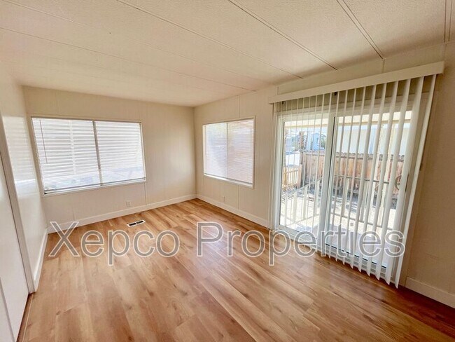 Foto del edificio - 43155 Portola Ave