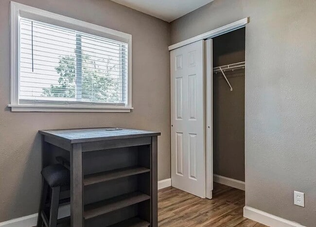Building Photo - 414 Prince David Dr