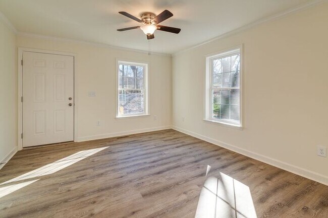 Foto del edificio - New Construction Rental-West Asheville