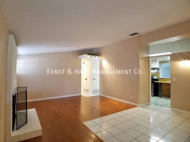Foto del edificio - 3310 E Curry St