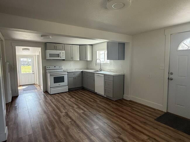 Foto del edificio - 1303 Lake Elmo Dr