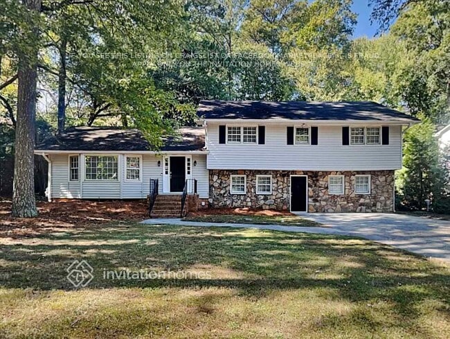 Building Photo - 2571 Riverglenn Cir