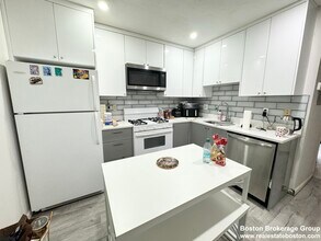 Building Photo - 90 Hammond St