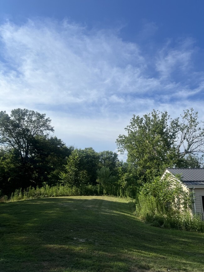 Building Photo - 124 Kathleen Dr