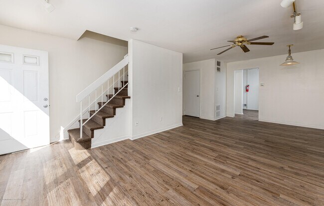 Foto del edificio - 140 Primrose Ln