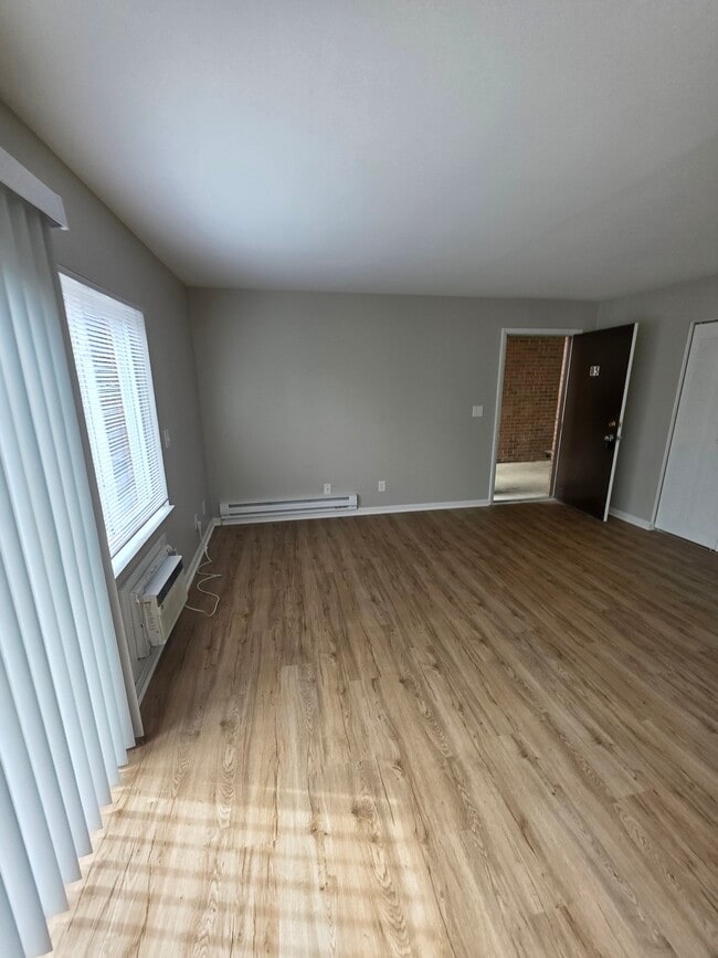 Building Photo - 487 Catalina Dr