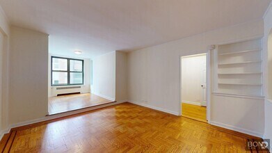 Building Photo - 124 E 24th St