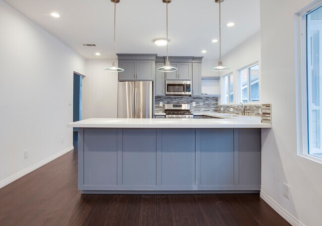 Foto del edificio - 2765 W 8th St