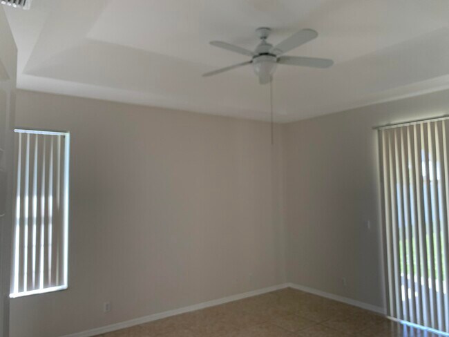 Building Photo - 2566 SW Fair Isle Rd