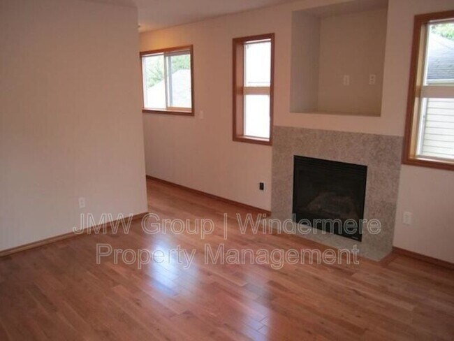 Foto del edificio - 12721 35th Ave NE