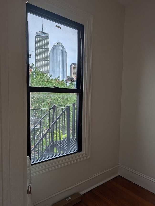 Building Photo - 509 Columbus Ave