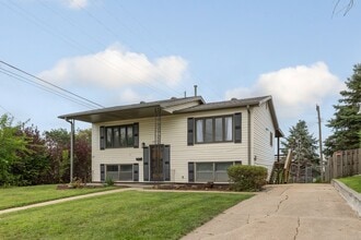 Building Photo - 6901 S 78th St