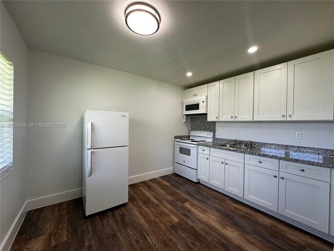 Building Photo - 2321 Madison St