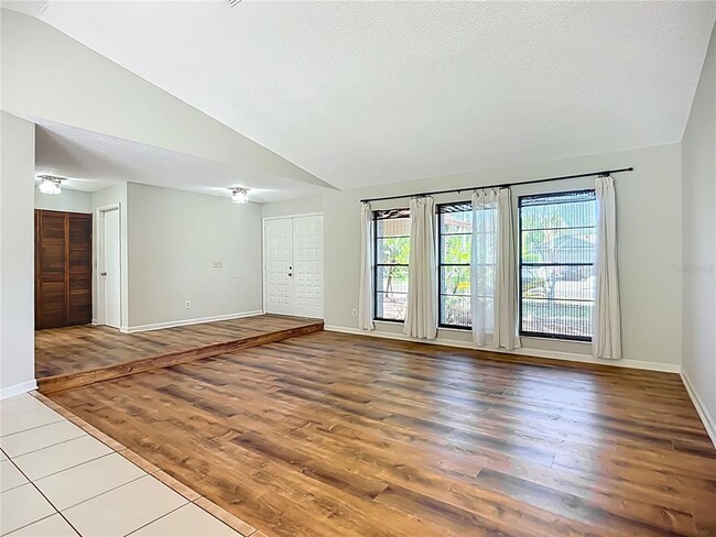 Foto del edificio - 1623 Carter Oaks Dr