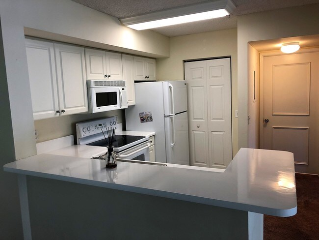 Building Photo - 1150 Wildwood Lakes Blvd