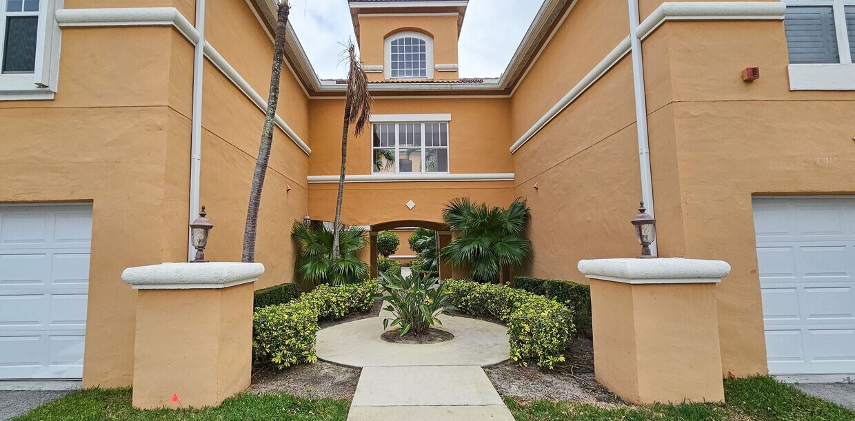 Foto principal - 1 bedroom condo in a resort like community