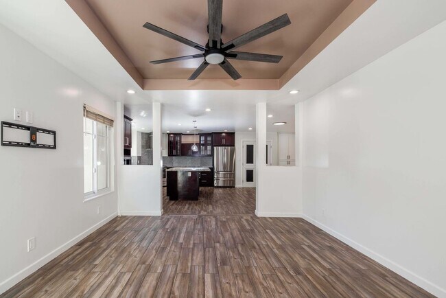 Foto del edificio - 861 Hollenbeck Ave