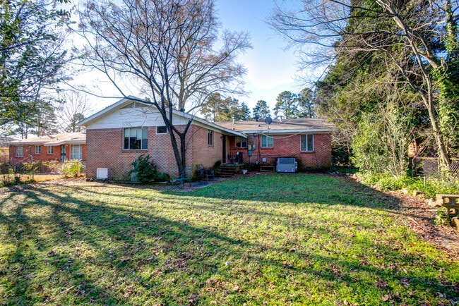 Building Photo - 36 Broadmoor Dr